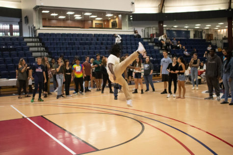 Students Jump Into Action At Welcome Back Event